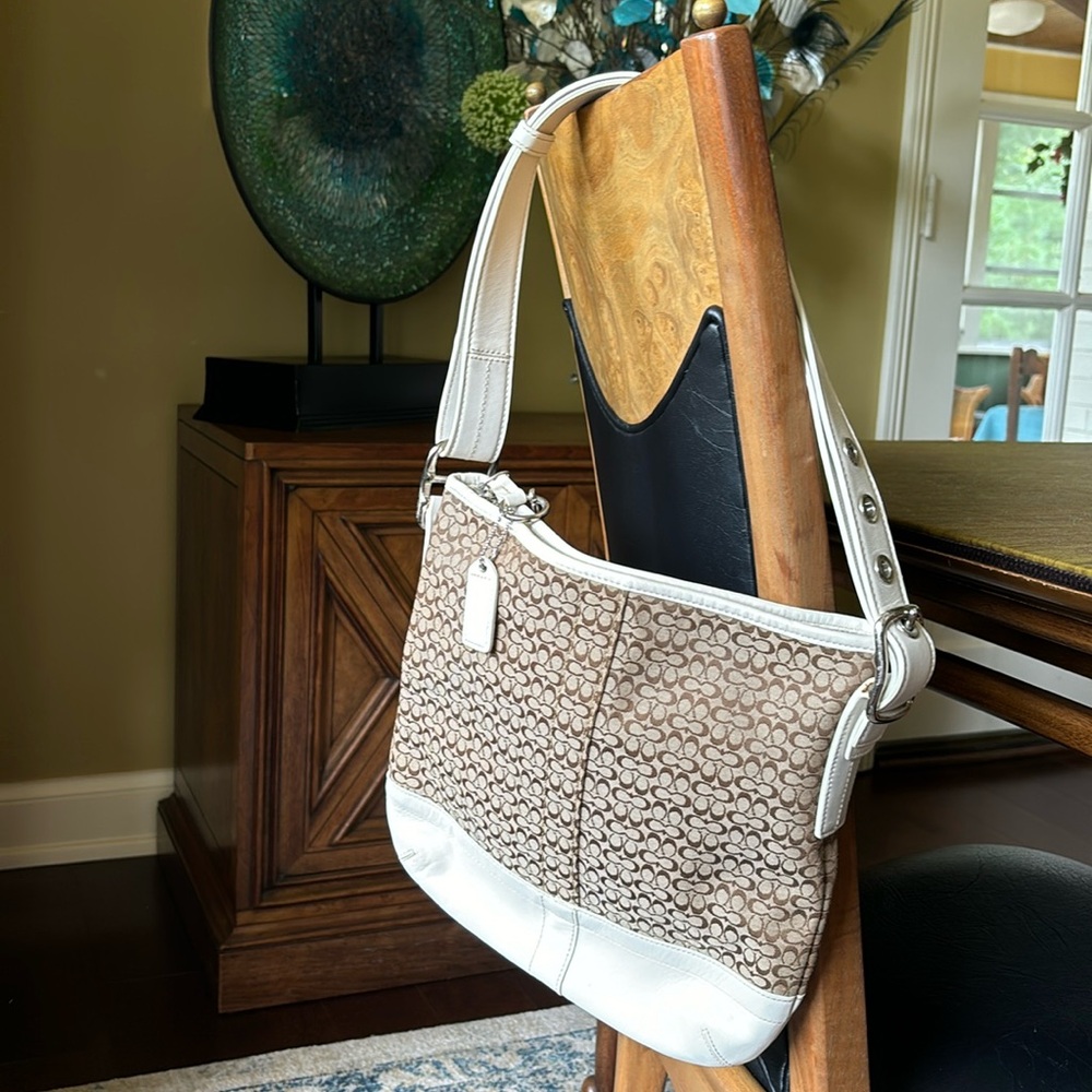 Coach purse in like new condition